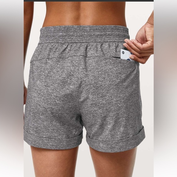 Lululemon Spring Break Away Short II 3”Size 4 - Picture 3 of 15